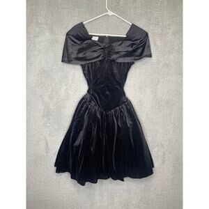 Vintage union made womens 5 black velvet dress fit flare off shoulder old money